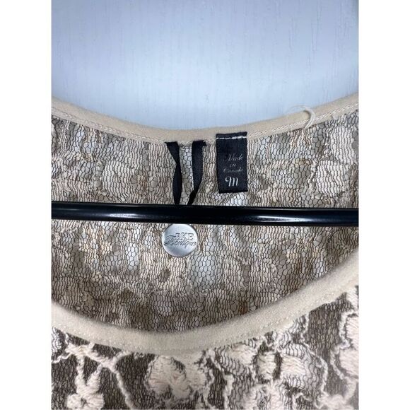 BKE Sheer Cream and Black Crocheted Floral Stretchy Short Sleeve Blouse - Picture 4 of 5